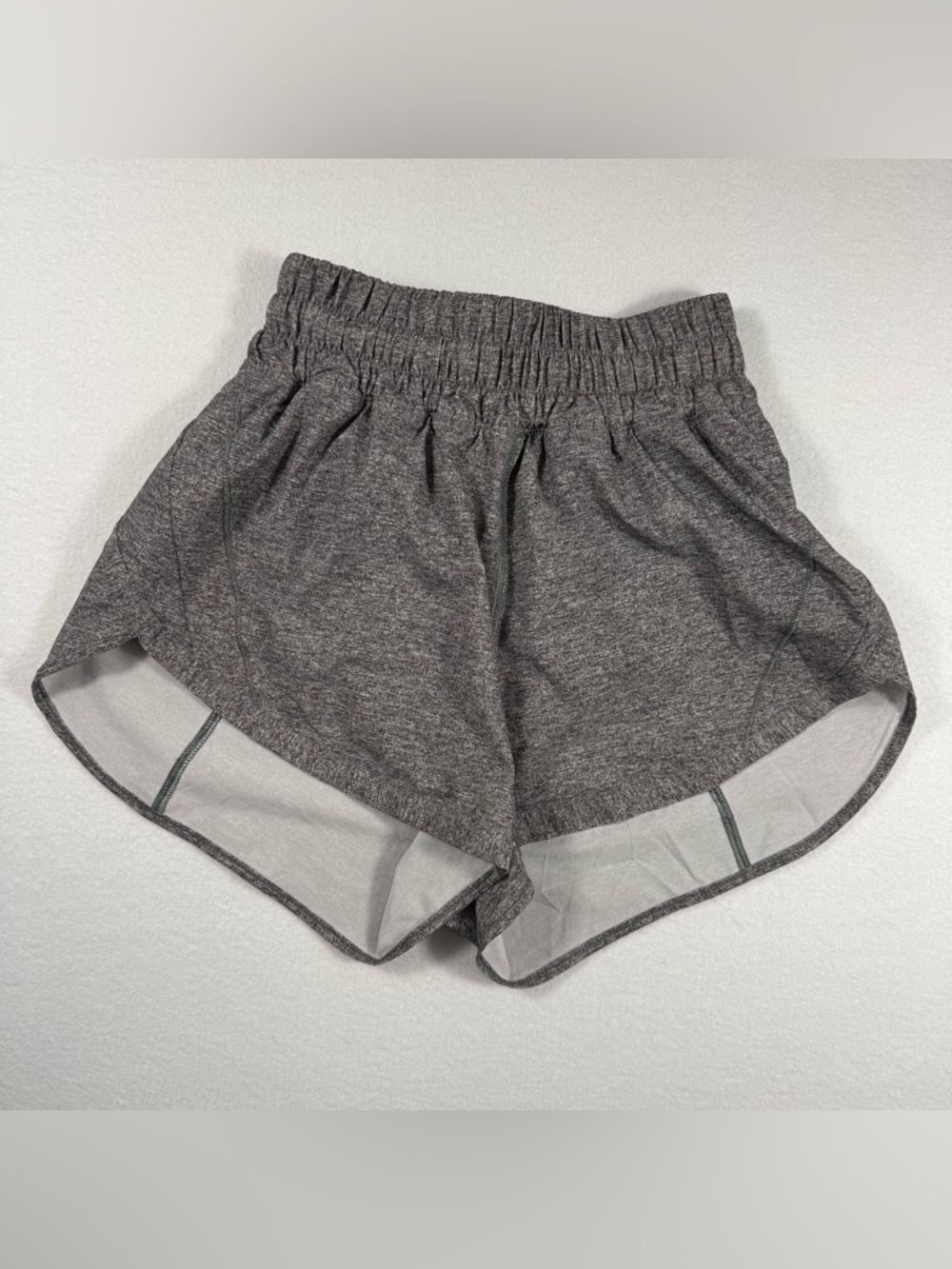Women’s Lululemon Hotty Hot Heather Grey Lined Athletic Running Shorts Size 4